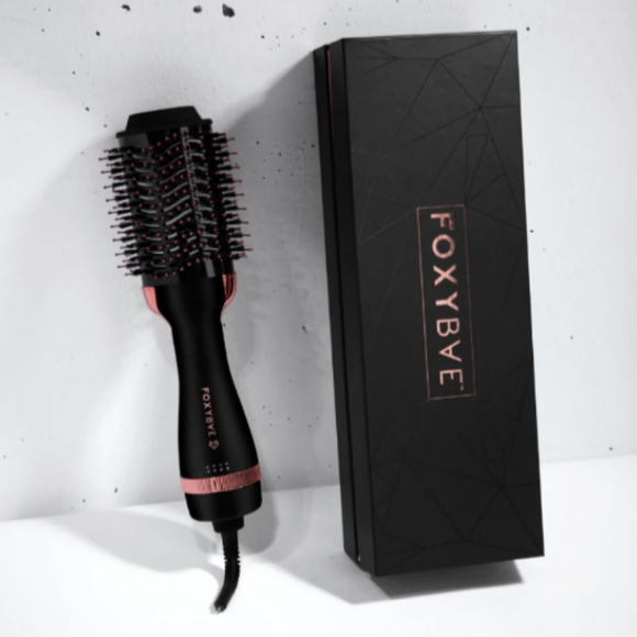 foxybae Other - Offers Welcome! Used only twice! ROSE GOLD BLOWOUT DRYER BRUSH PRO